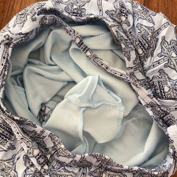 Francesca’s Miami Belted Printed Blue Shorts with Pockets EUC - Picture 7 of 7